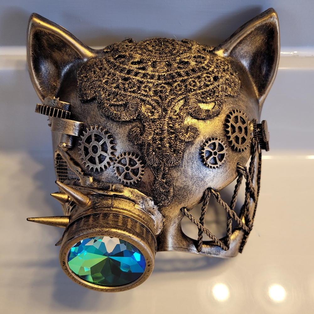 Cat Steampunk Mask Antiqued Gold-tone Lace, Spikes, & Gears Rainbow Kaleidescope - Picture 13 of 16